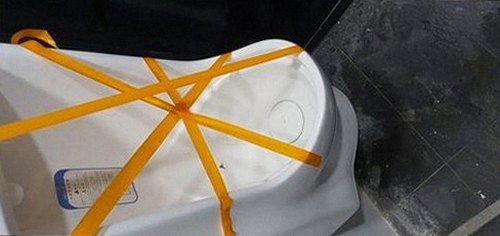 잠실동 하수구막힘 배관 내부 상태와 배수 흐름을 확인하는 점검 장면